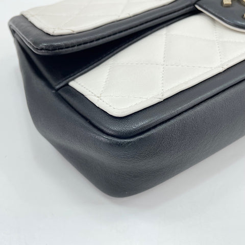 CHANEL Matelasse Shoulder Bag black WS33686