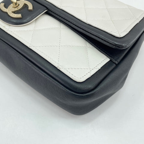 CHANEL Matelasse Shoulder Bag black WS33686