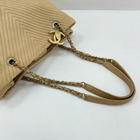 CHANEL Shoulder Bag beige WS33688