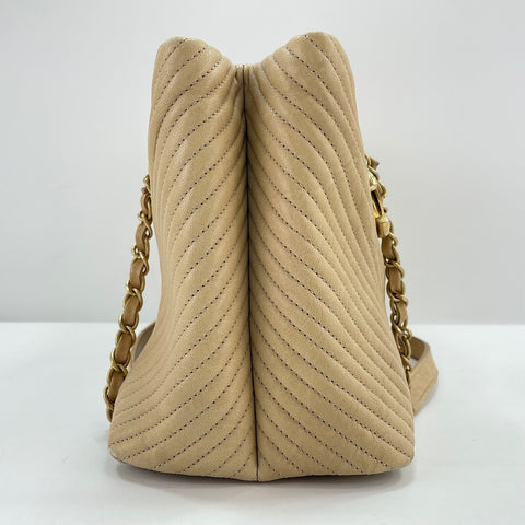 CHANEL Shoulder Bag beige WS33688