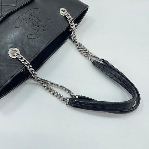 CHANEL Matelasse Shoulder Bag black WS33712