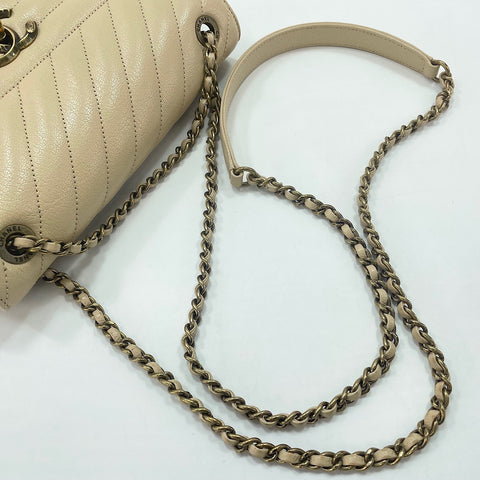 CHANEL Diagonal quilting Shoulder Bag beige WS33722