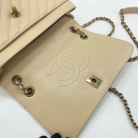 CHANEL Diagonal quilting Shoulder Bag beige WS33722