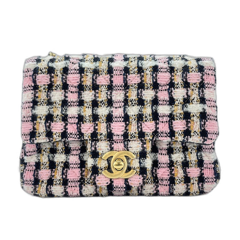 CHANEL Mini Matelasse Shoulder Bag pink WS33746