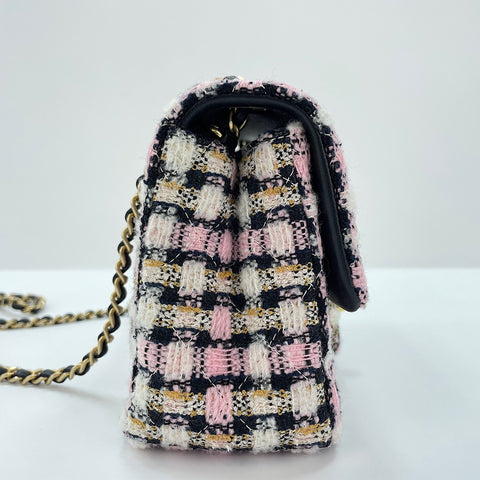 CHANEL Mini Matelasse Shoulder Bag pink WS33746
