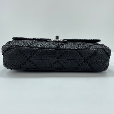 CHANEL 25 Shoulder Bag black WS33748