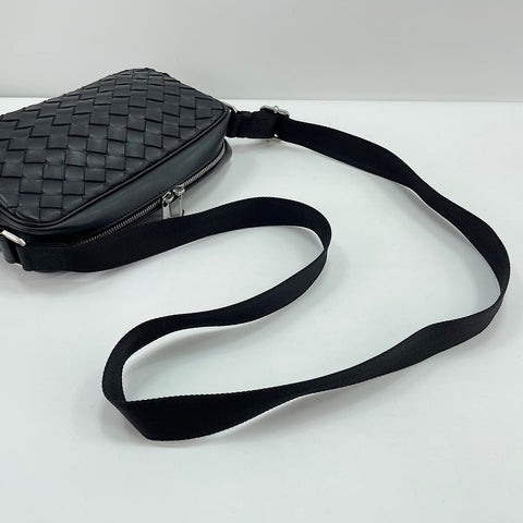 BOTTEGAVENETA INTRECCIATO Shoulder Bag black WS33750