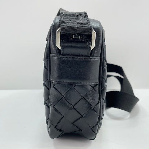 BOTTEGAVENETA INTRECCIATO Shoulder Bag black WS33750