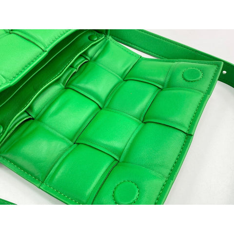 BOTTEGAVENETA cassette Shoulder Bag green WS33910