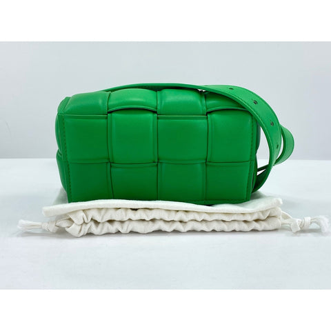 BOTTEGAVENETA cassette Shoulder Bag green WS33910