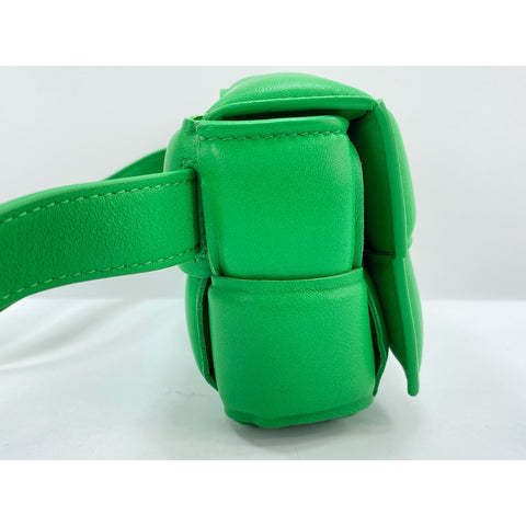 BOTTEGAVENETA cassette Shoulder Bag green WS33910