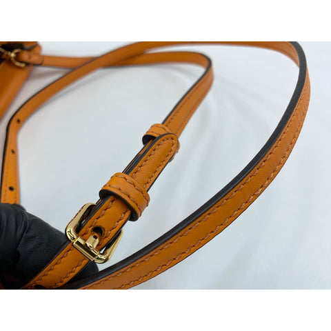 FENDI Flip Kleine Tragetasche Orange WS33953