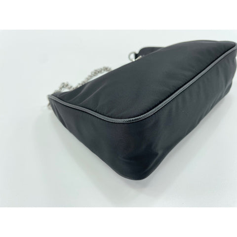 PRADA Re-edition Shoulder Bag black WS33996