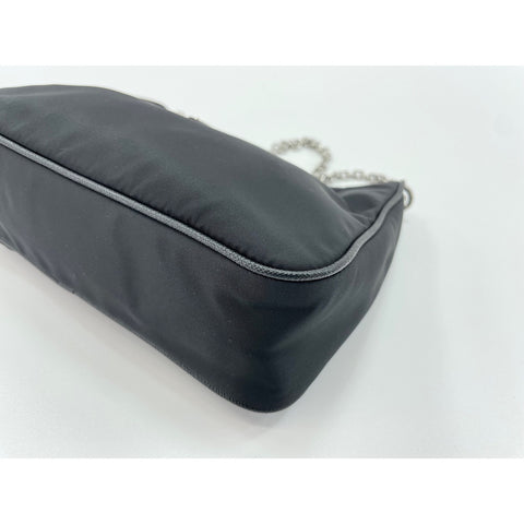 PRADA Re-edition Shoulder Bag black WS33996