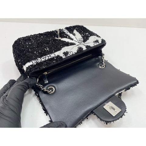 CHANEL Shoulder Bag black WS34011