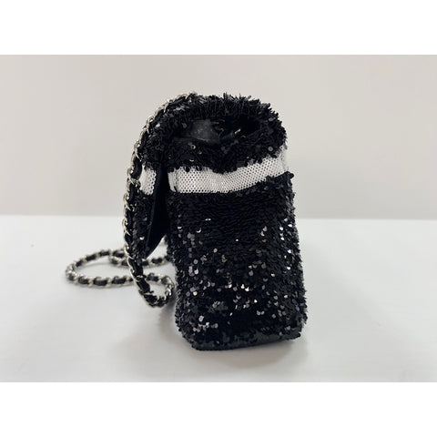 CHANEL Shoulder Bag black WS34011