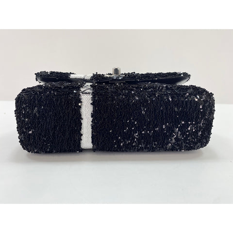 CHANEL Shoulder Bag black WS34011