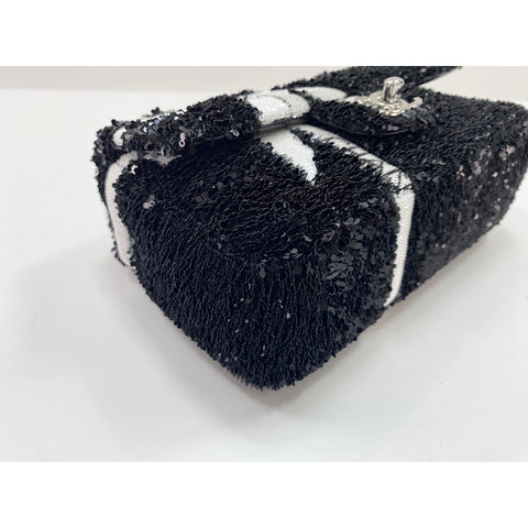 CHANEL Shoulder Bag black WS34011