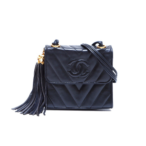 Chanel Fringe 1989-1991 Umhängetaschen Lambskin Schwarz WS3402