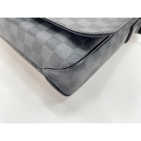 LOUIS VUITTON District Shoulder Bag black WS34105