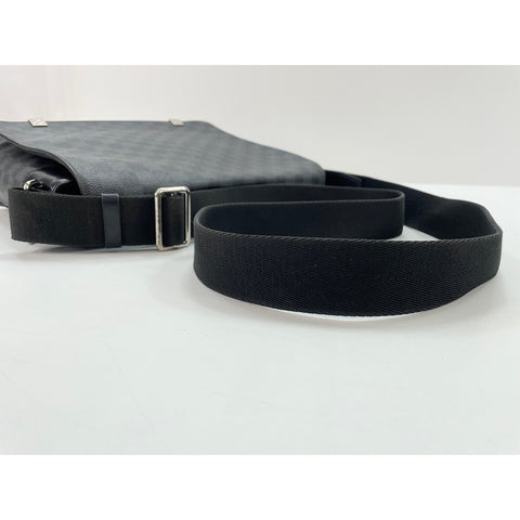 LOUIS VUITTON District Shoulder Bag black WS34106
