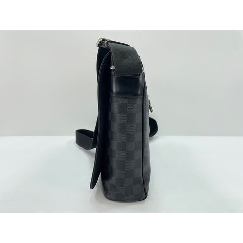 LOUIS VUITTON District Shoulder Bag black WS34106