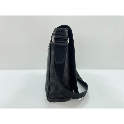 LOUIS VUITTON District Shoulder Bag black WS34106