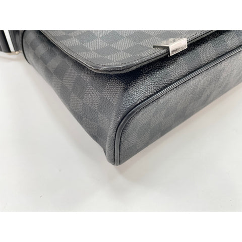LOUIS VUITTON District Shoulder Bag black WS34106