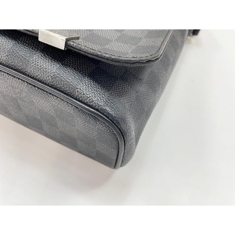 LOUIS VUITTON District Shoulder Bag black WS34106