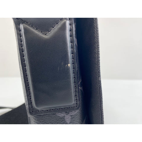 LOUIS VUITTON District Shoulder Bag black WS34111