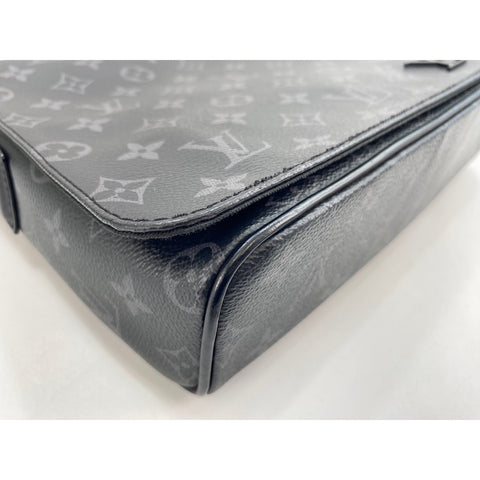 LOUIS VUITTON District Shoulder Bag black WS34111