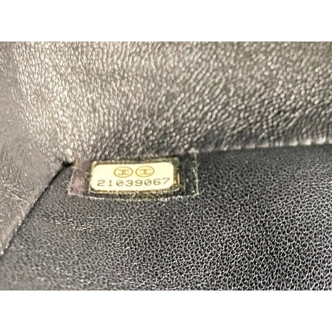 CHANEL Zeitungs-Umhängetasche schwarz WS34128