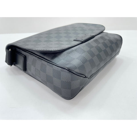 LOUIS VUITTON District Shoulder Bag black WS34132
