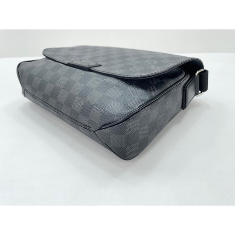 LOUIS VUITTON District Shoulder Bag black WS34132