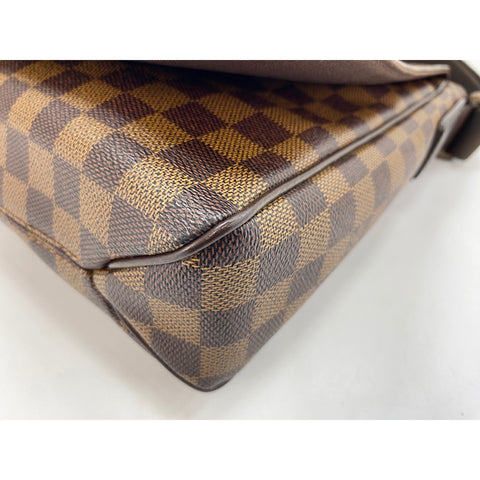 LOUIS VUITTON District Shoulder Bag Brown WS34175