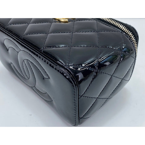 CHANEL Matelasse Shoulder Bag black WS34207
