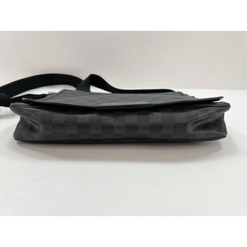 LOUIS VUITTON Daniel Shoulder Bag black WS34219