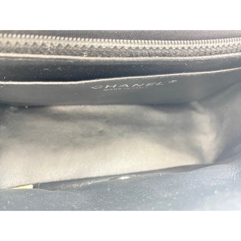 CHANEL Mini Matelasse Umhängetasche schwarz WS34227