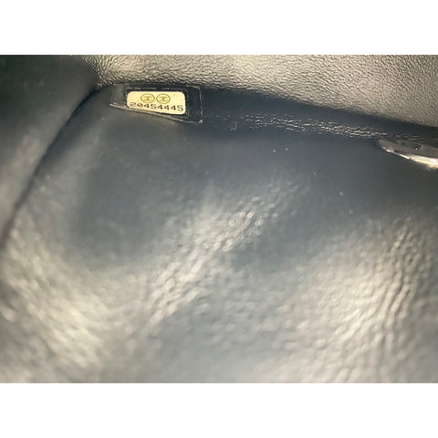 CHANEL Mini Matelasse Umhängetasche schwarz WS34227