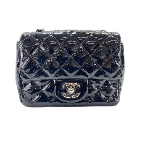 CHANEL Mini Matelasse Umhängetasche schwarz WS34227