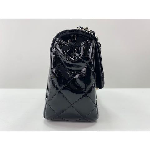 CHANEL Mini Matelasse Umhängetasche schwarz WS34227