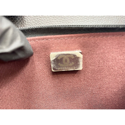 CHANEL Matelasse Umhängetasche schwarz WS34228