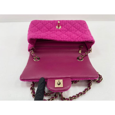 CHANEL Mini Matelasse Shoulder Bag pink WS34275