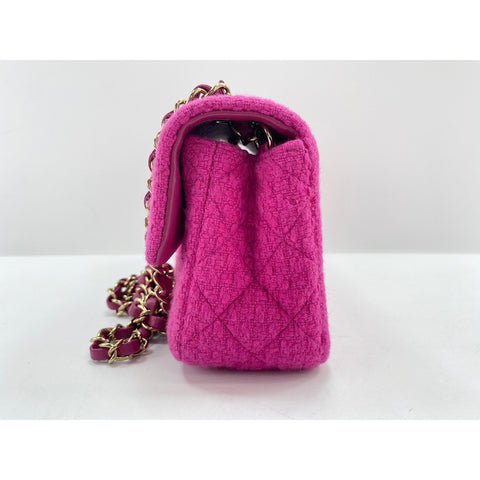 CHANEL Mini Matelasse Shoulder Bag pink WS34275