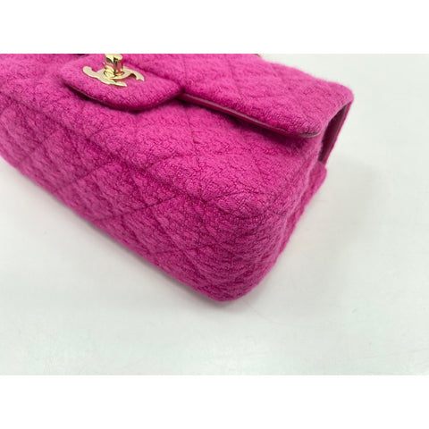 CHANEL Mini Matelasse Shoulder Bag pink WS34275