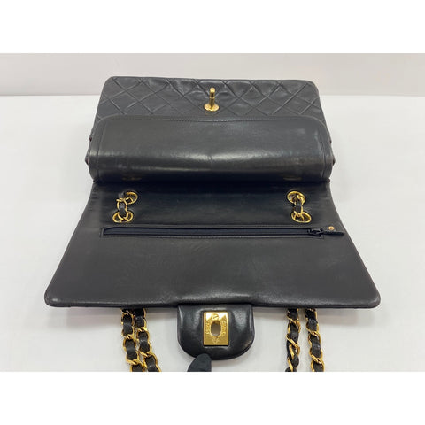 CHANEL Matelasse Umhängetasche schwarz WS34277