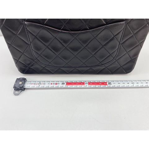 CHANEL Matelasse Umhängetasche schwarz WS34277