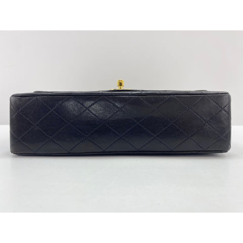 CHANEL Matelasse Umhängetasche schwarz WS34277