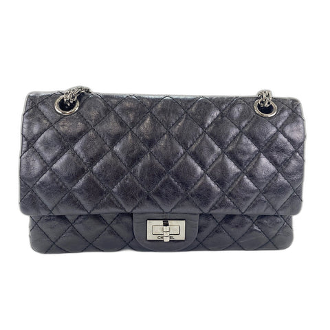 CHANEL Matelasse Umhängetasche schwarz WS34284