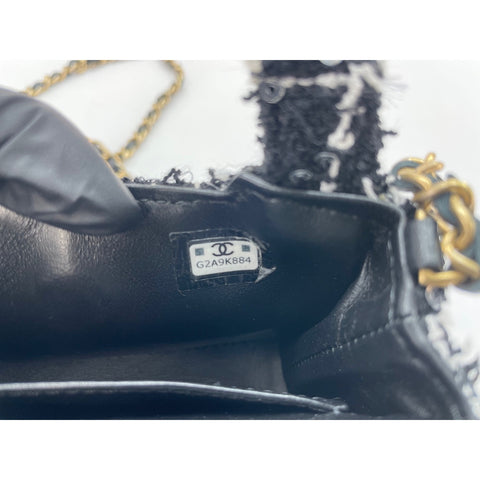 CHANEL Shoulder Bag black WS34292